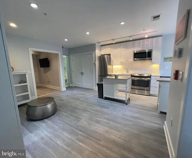 1209 G St SE in Washington, DC - Building Photo - Building Photo