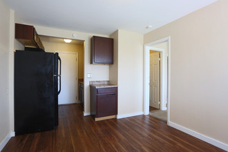 Ashburn Court Apartments in Carbondale, IL - Building Photo - Interior Photo