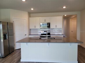 399 Tanis Ave in St. Cloud, FL - Foto de edificio - Building Photo