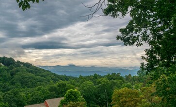 108 Jenny Lind Dr in Hendersonville, NC - Building Photo - Building Photo
