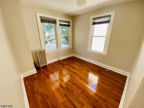 10 Willowdale Ave in Montclair, NJ - Building Photo - Building Photo