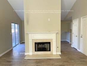 214 Parkridge Dr in Woodstock, GA - Foto de edificio - Building Photo