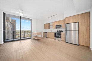 555 NE 8th St, Unit 0331 in Fort Lauderdale, FL - Building Photo