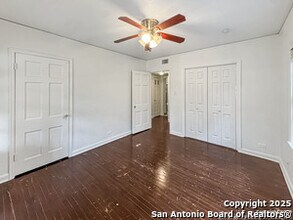 605 Donaldson Ave in San Antonio, TX - Foto de edificio - Building Photo