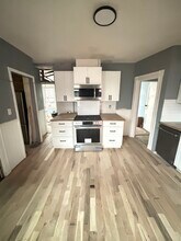 46 Evelyn St, Unit 3 in Boston, MA - Foto de edificio - Building Photo