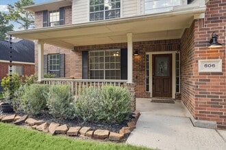 606 Pine Walk Trail in Spring, TX - Foto de edificio - Building Photo