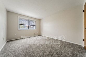 5520 Beavercrest Dr in Lorain, OH - Building Photo - Building Photo