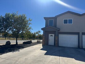 516 E Reed St in Roswell, NM - Building Photo