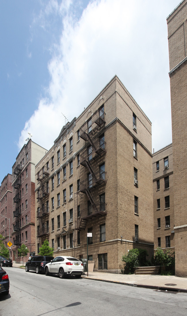 731-735 W 183rd St in New York, NY - Foto de edificio - Building Photo