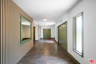 605 San Vicente Blvd in Santa Monica, CA - Building Photo - Building Photo
