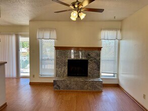 6105 Truchas Dr NE in Albuquerque, NM - Building Photo - Building Photo