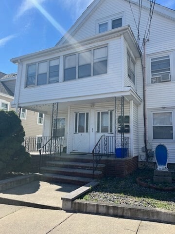 property at 8 Hill St