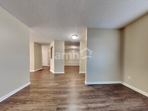 711 Camp Francis Johnson Rd in Orange Park, FL - Foto de edificio - Building Photo