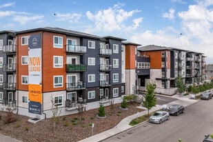 Henday Suites in Edmonton, AB - Building Photo