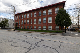 430 Broadway St in Lowell, MA - Building Photo - Building Photo