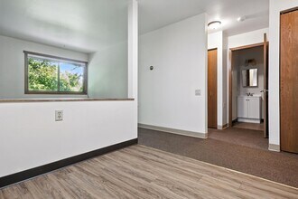 509 N Main St in Deforest, WI - Building Photo - Building Photo