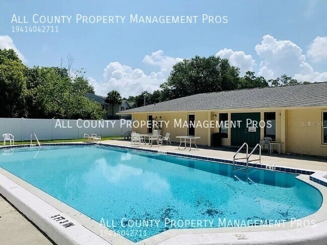 4800 Rilma Ave in Sarasota, FL - Building Photo - Building Photo