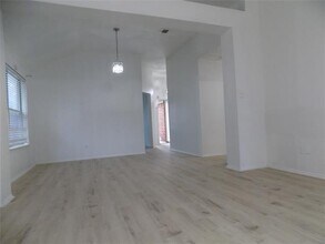 6009 Castanada Dr in Arlington, TX - Building Photo - Building Photo