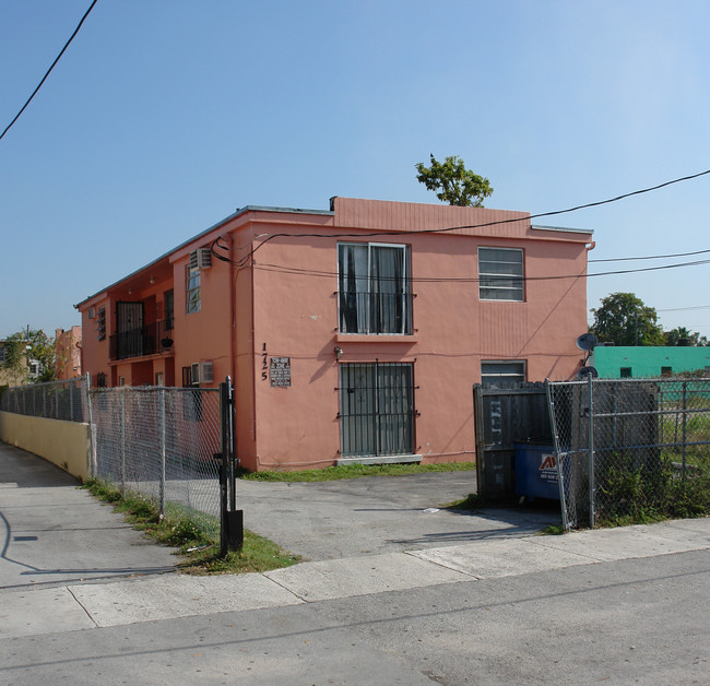 1725 NW 18th Ter in Miami, FL - Building Photo - Building Photo