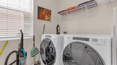 8947 Amelia Downs Trail in Kissimmee, FL - Foto de edificio - Building Photo