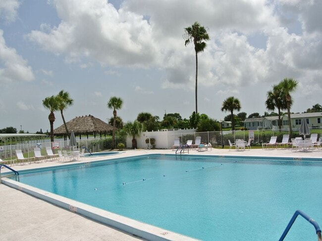 1405 82nd Ave in Vero Beach, FL - Building Photo - Building Photo