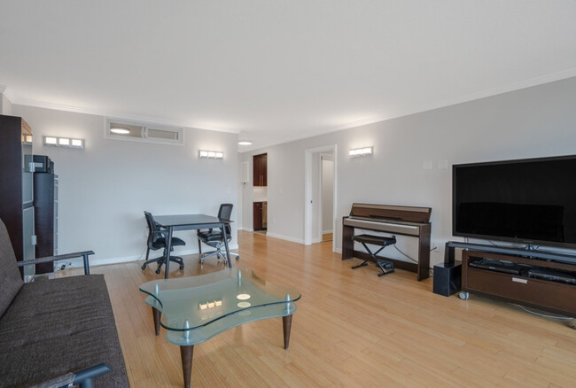 677 Beacon St, Unit 806 in Boston, MA - Building Photo - Building Photo