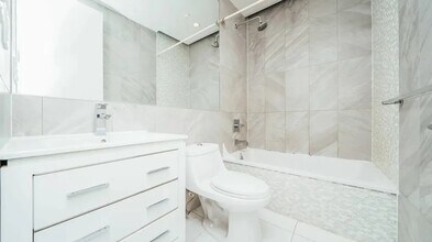 Furnished room/NOT APARTMENT in Brooklyn, NY - Building Photo - Building Photo