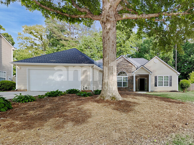 property at 270 Grayson Manor Dr SW