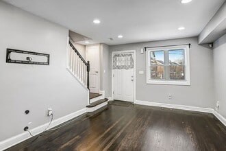 812 Burns St SE in Washington, DC - Building Photo - Building Photo