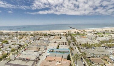 122 10th St in Seal Beach, CA - Building Photo - Building Photo