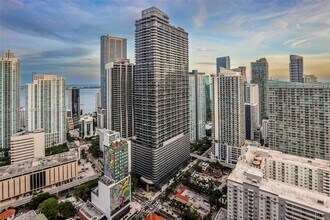 55 SW 9th St, Unit 3906 in Miami, FL - Building Photo - Building Photo