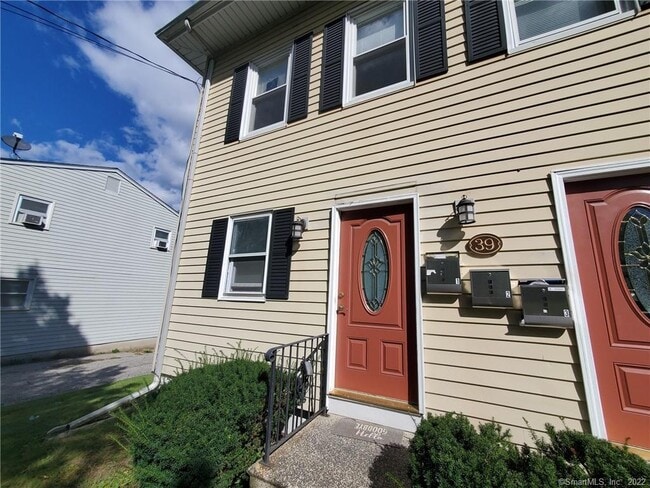 39 Division St in Danbury, CT - Building Photo - Building Photo