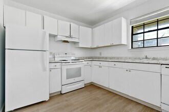 Brook Bridge Apartments in Newton, NJ - Building Photo - Building Photo