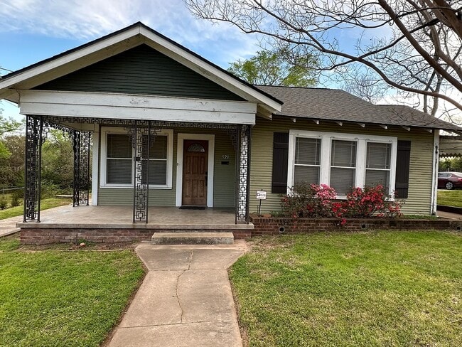 521 E Charnwood St, Unit House