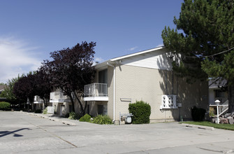 Legacy Court in Midvale, UT - Foto de edificio - Building Photo