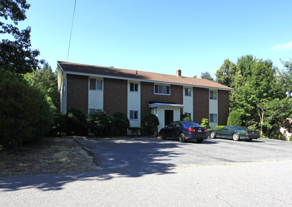 Homestead Gardens in Leominster, MA - Building Photo