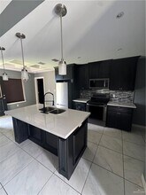 1021 W Oak Ln in Pharr, TX - Building Photo - Building Photo