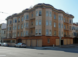 2477 Chestnut St in San Francisco, CA - Foto de edificio - Building Photo