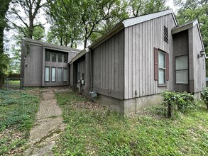 3293 Leschallas Dr in Memphis, TN - Building Photo - Building Photo