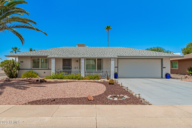 10146 N Sombrero Cir in Sun City, AZ - Foto de edificio - Building Photo