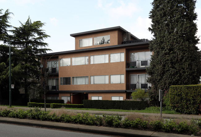 1065 W 12th Ave in Vancouver, BC - Building Photo - Building Photo