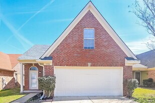 5370 Russell Dr in Southaven, MS - Building Photo