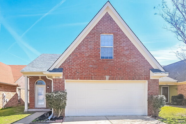 property at 5370 Russell Dr