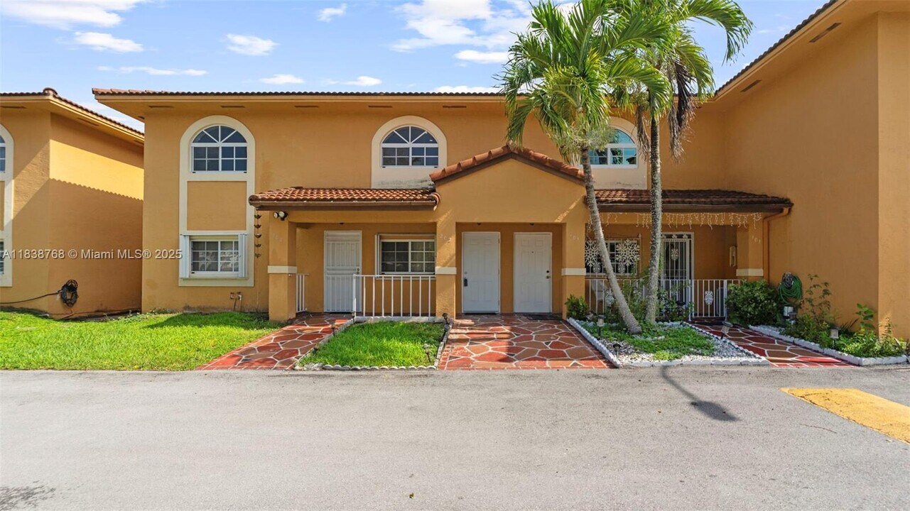 3518 W 80th St in Hialeah, FL - Building Photo