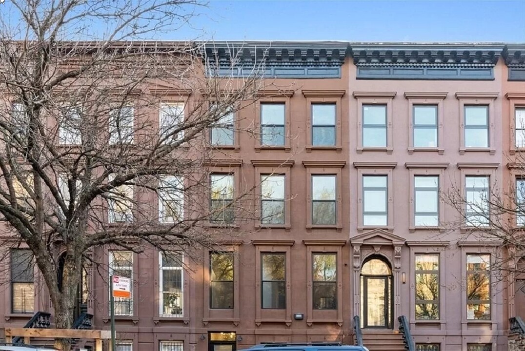 1094 Dean St in Brooklyn, NY - Building Photo