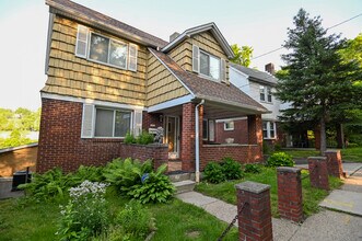1510 Nobles Ln in Pittsburgh, PA - Foto de edificio - Building Photo