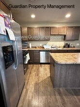 7872 210th St W in Lakeville, MN - Building Photo - Building Photo