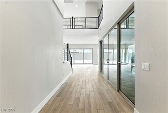5073 Slatestone St in Las Vegas, NV - Building Photo - Building Photo