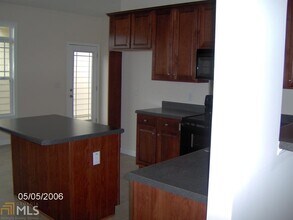 83 Creekside Way in Newnan, GA - Building Photo - Building Photo