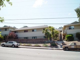 The Beachgate Apartments in Pacific Grove, CA - Foto de edificio - Building Photo